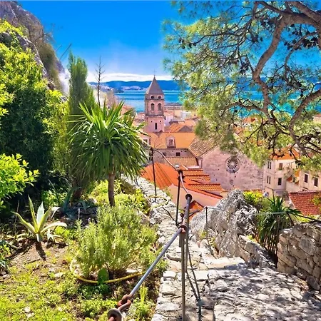 Alley Omiš